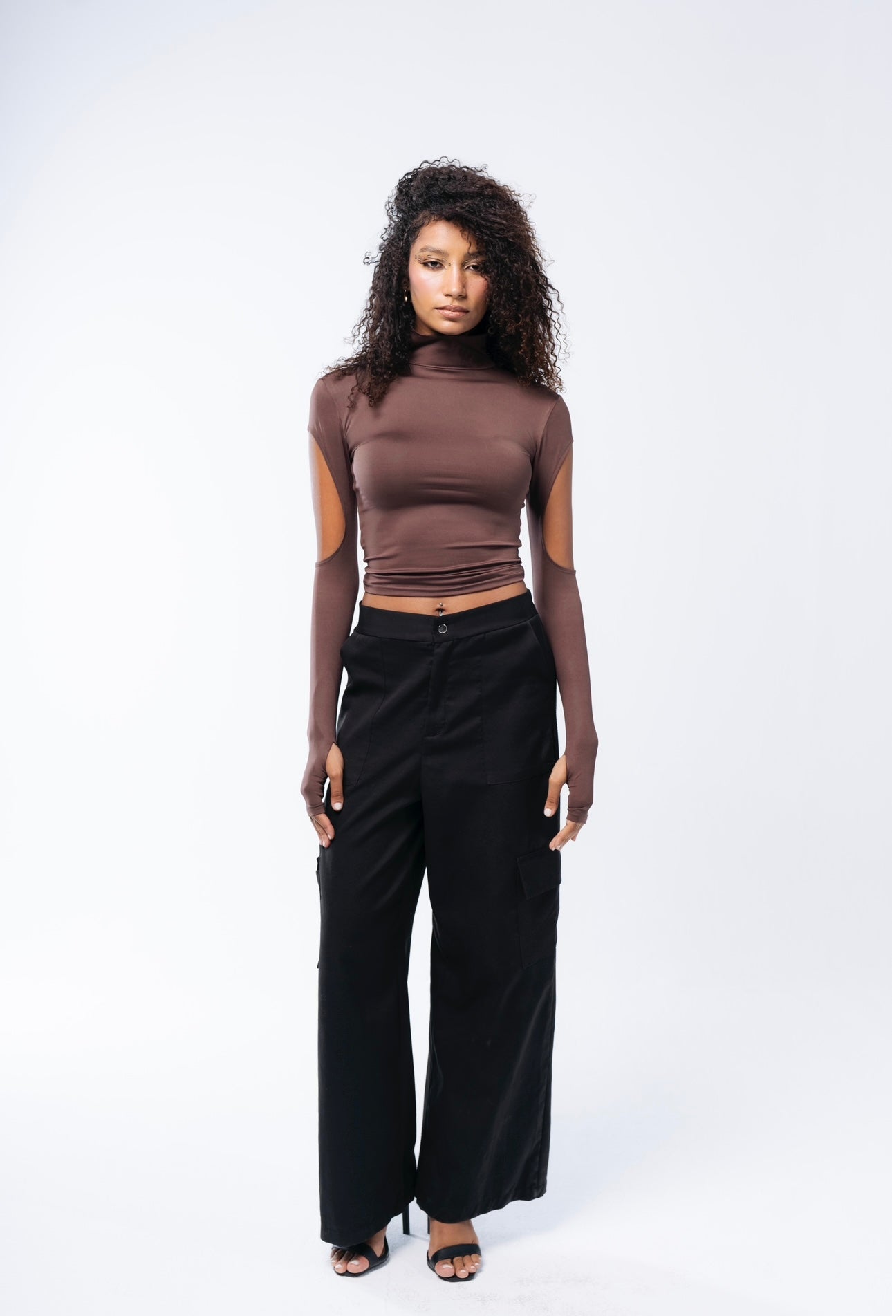 Brown cut it sleeves