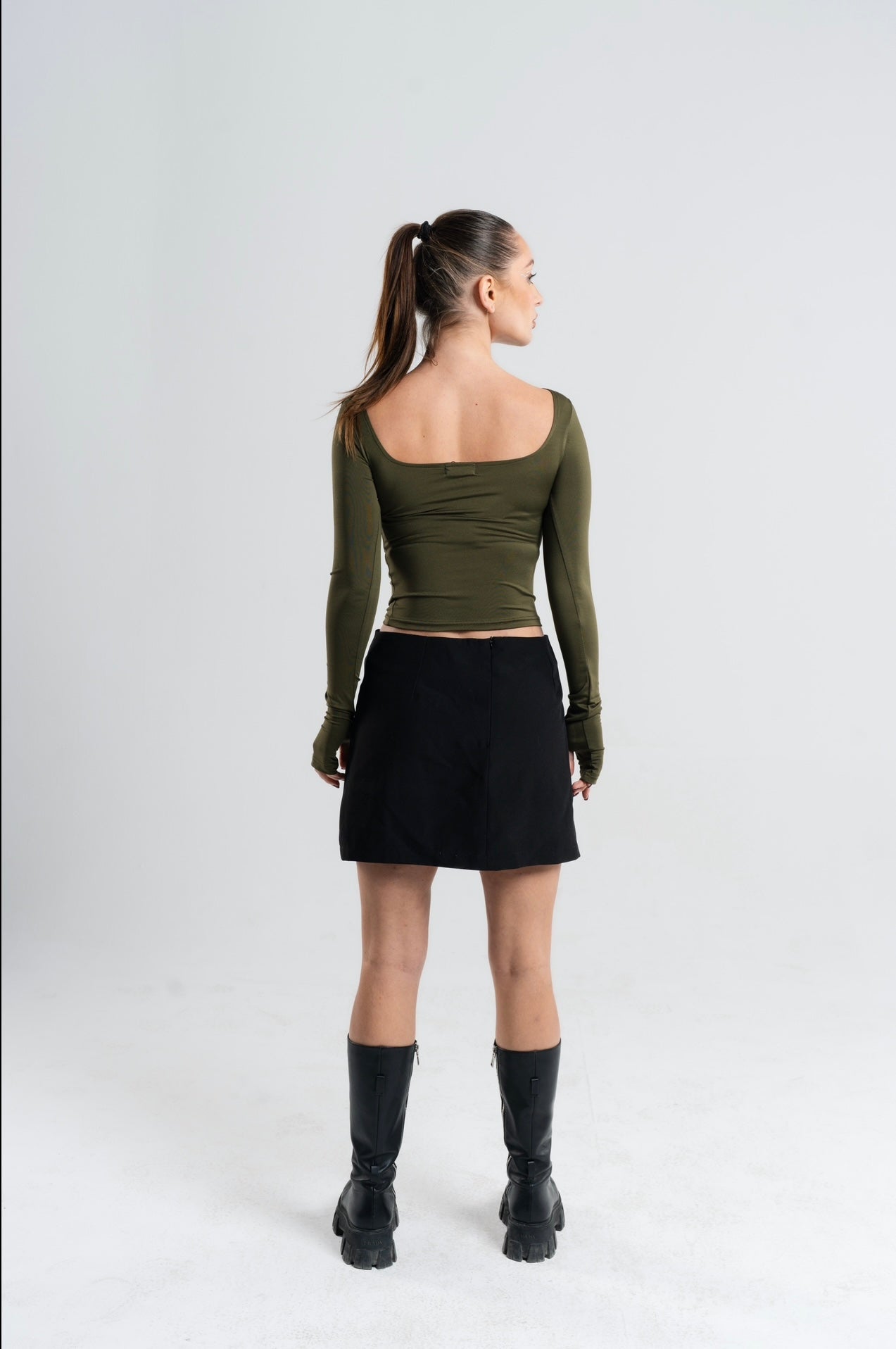 drop IV backless long sleeves OliveG