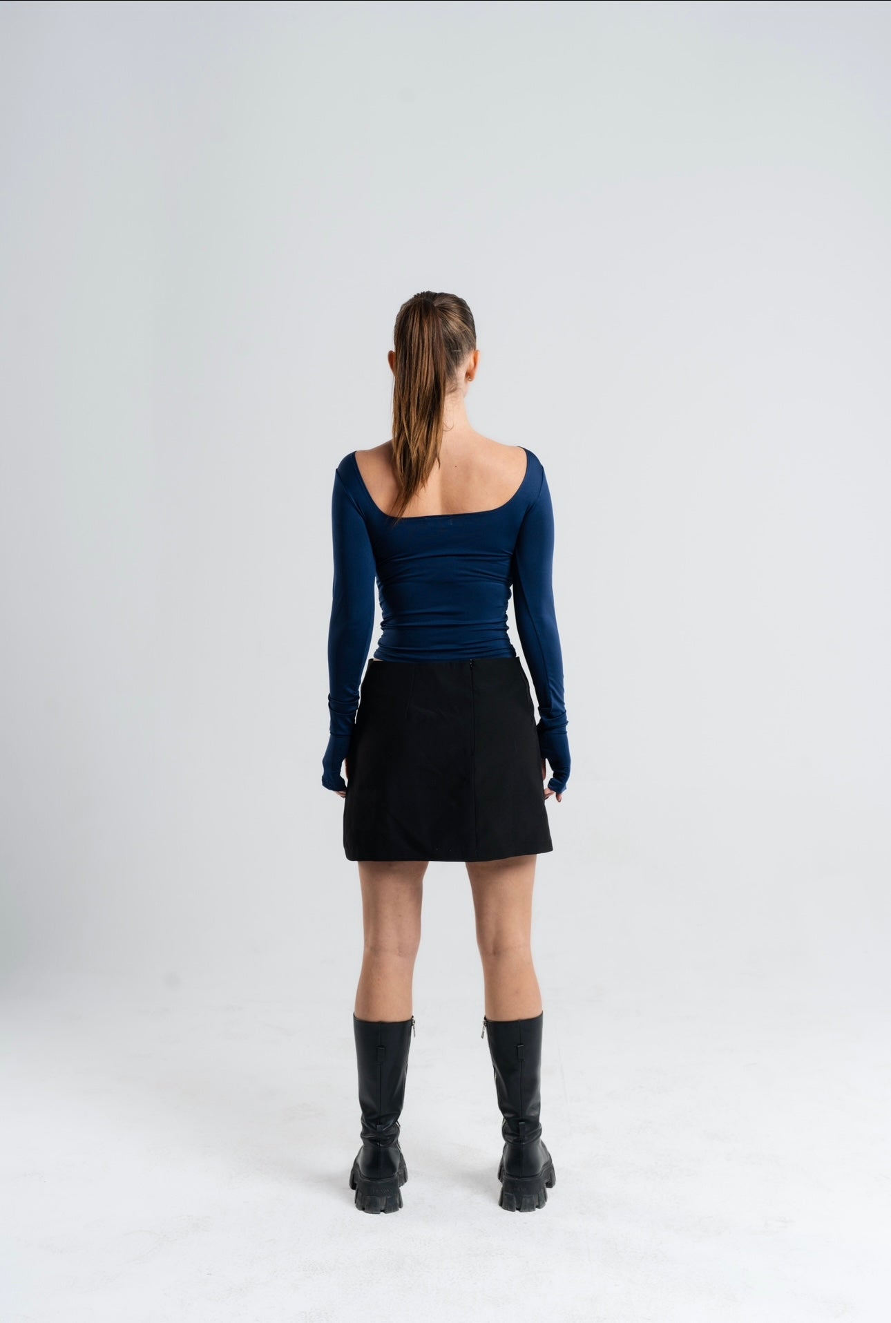 drop IV backless long sleeves DBlue